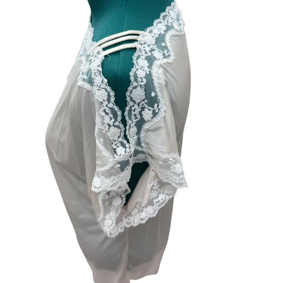 Vintage White Lace-Trimmed Nightgown With Flutter Sleeves Medium - Picture 4 of 15